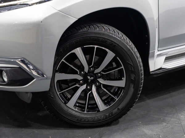 2016 Mitsubishi Pajero Sport GLS Diesel Automatic 4WD