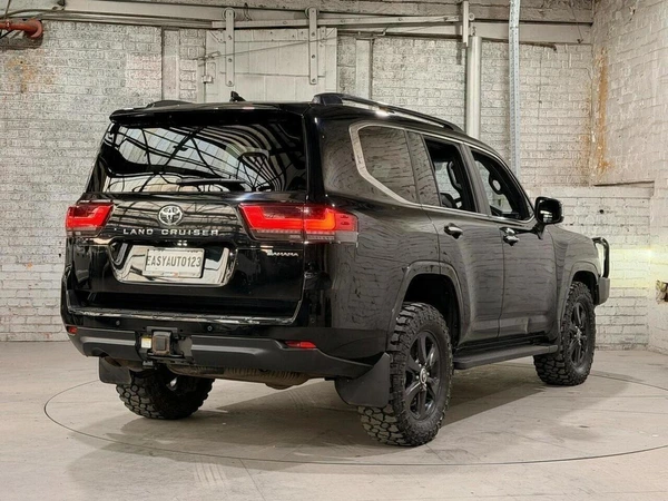 2024 Toyota Landcruiser Sahara Diesel 4WD Automatic
