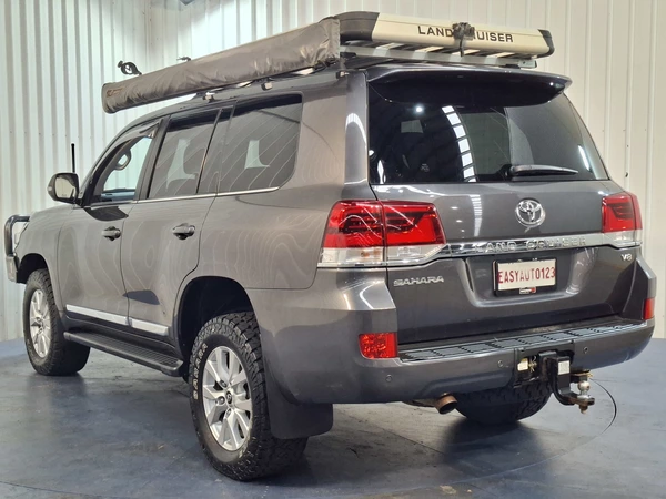2015 Toyota Landcruiser Sahara Diesel 4WD Automatic