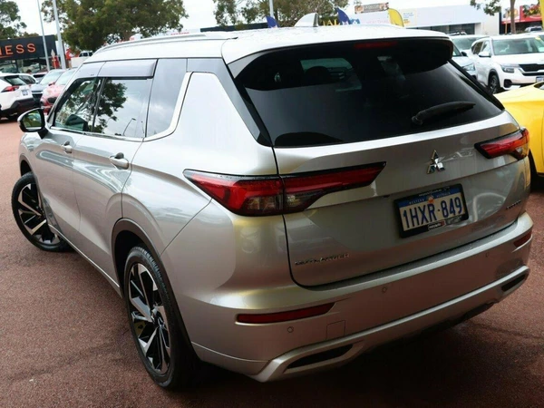 2022 Mitsubishi Outlander Exceed 4WD Petrol CVT Automatic 2.4L 5 Door 7 Seater