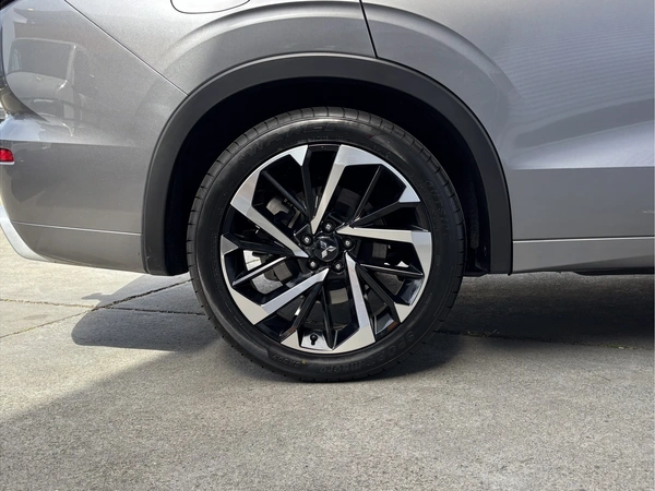 2022 Mitsubishi Outlander Exceed ZM 4WD Automatic 7 Seats