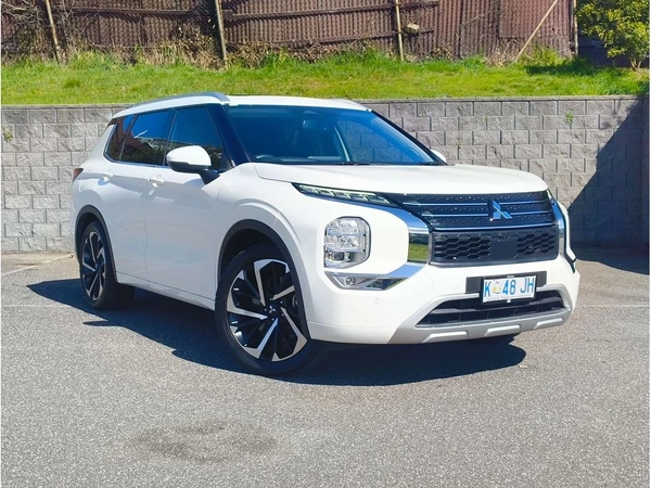 2022 Mitsubishi Outlander Exceed ZM 7 Seats Automatic Petrol