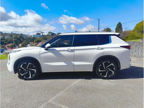 2022 Mitsubishi Outlander Exceed ZM 7 Seats Automatic Petrol