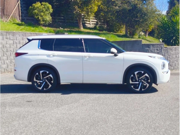 2022 Mitsubishi Outlander Exceed ZM 7 Seats Automatic Petrol