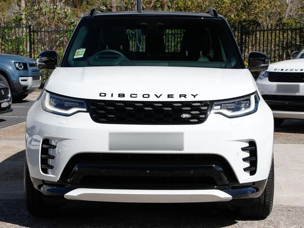 2025 Land Rover Discovery P360 Dynamic SE 4WD 7 Seats