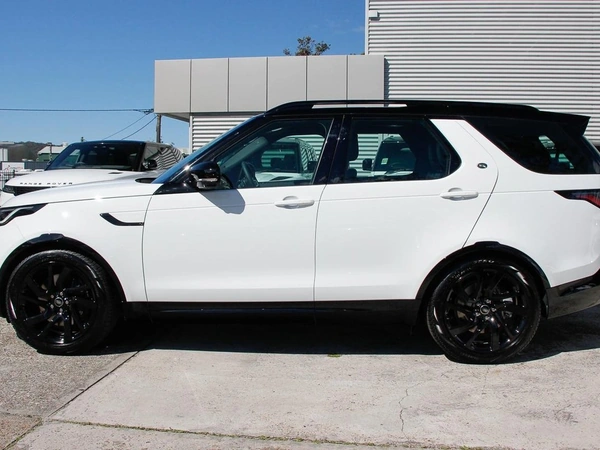 2025 Land Rover Discovery P360 Dynamic SE 4WD 7 Seats