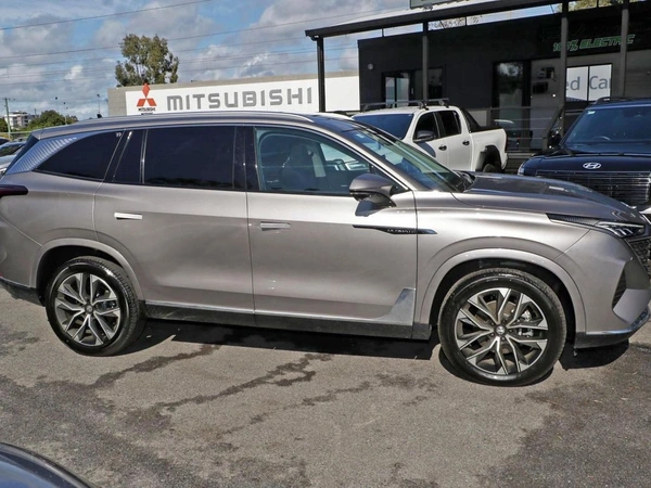 2025 MG QS Essence IS31 4WD 6-Speed Manual Transmission CVT Transmission