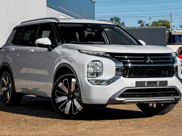 2025 Mitsubishi Outlander Exceed ZM AWD 2.5L Petrol 7-Seater 8-Speed CVT Transmission