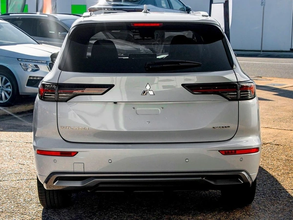 2025 Mitsubishi Outlander Exceed ZM AWD 2.5L Petrol 7-Seater 8-Speed CVT Transmission