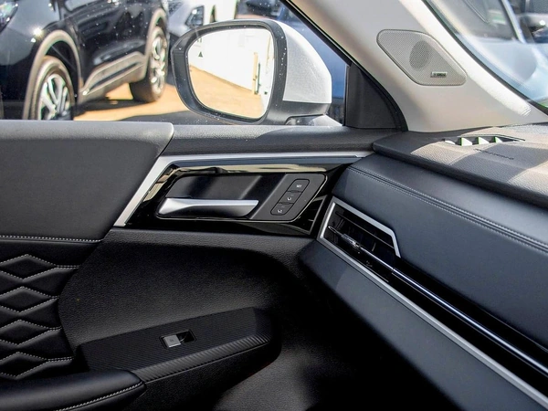 2025 Mitsubishi Outlander Exceed ZM AWD 2.5L Petrol 7-Seater 8-Speed CVT Transmission