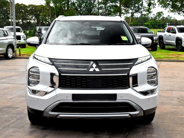 2026 Mitsubishi Outlander LS ZM 4WD 5-Seater 2.5L Petrol Engine CVT Transmission