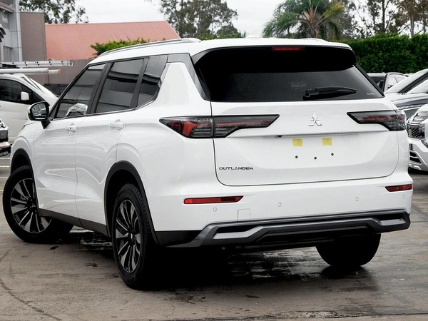 2025 Mitsubishi Outlander LS ZM 4WD 7-Seater Automatic Petrol Engine