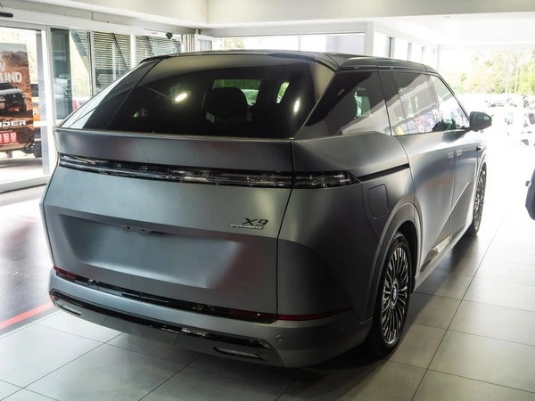 2026 Xpeng X9 Performance AWD Automatic