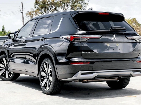 2025 Mitsubishi Outlander Aspire ZM AWD 7-Seater 3.0L Petrol CVT 4WD Manual