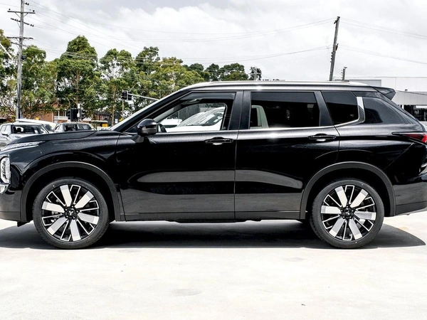 2025 Mitsubishi Outlander Aspire ZM 4WD CVT Automatic
