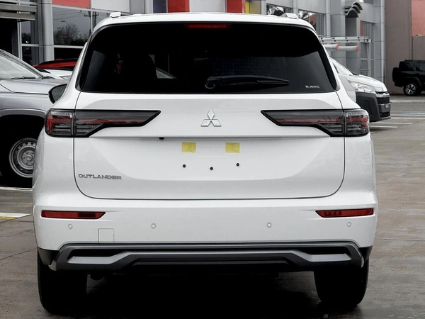 2025 Mitsubishi Outlander LS ZM 4WD CVT Automatic