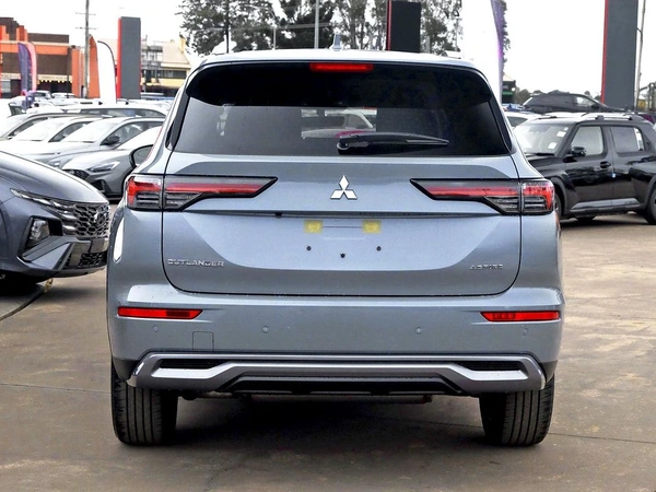 2025 Mitsubishi Outlander Aspire ZM 4WD CVT 3.0L Petrol Engine