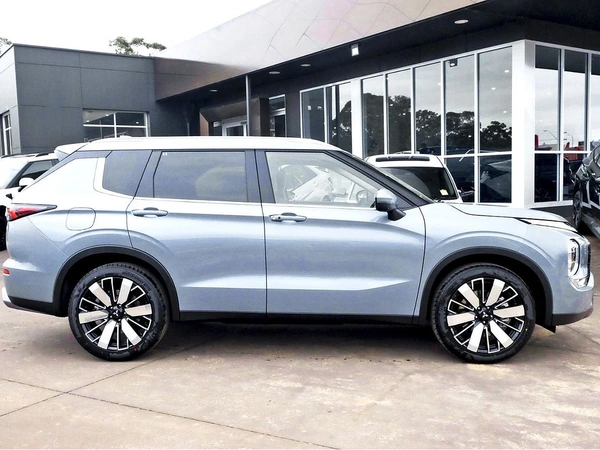 2025 Mitsubishi Outlander Aspire ZM 4WD CVT 3.0L Petrol Engine
