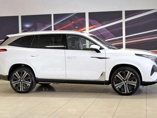 2025 Mg Qs Essence AWD Automatic