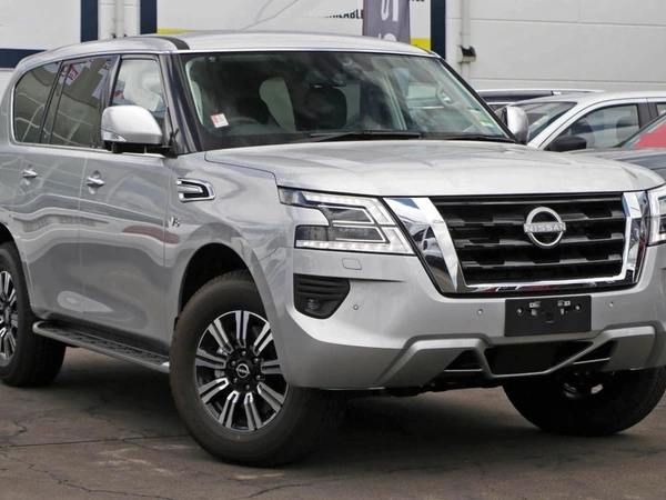 2026 Nissan Patrol Ti Y62 4WD Automatic Sunroof Bluetooth Connectivity