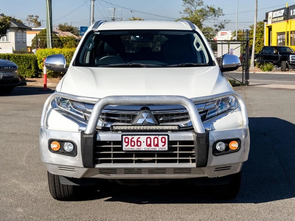 2015 Mitsubishi Pajero Sport GLS 4WD Diesel Automatic