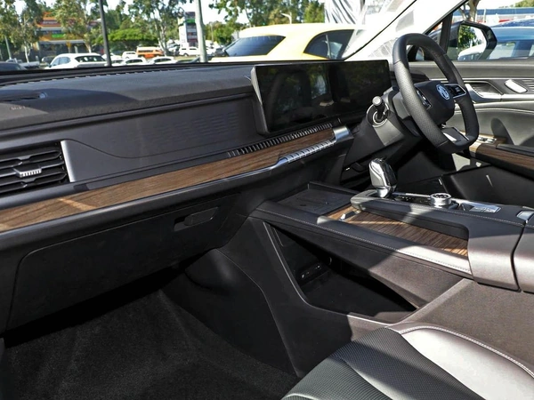 2026 Mg Qs Essence AWD Automatic