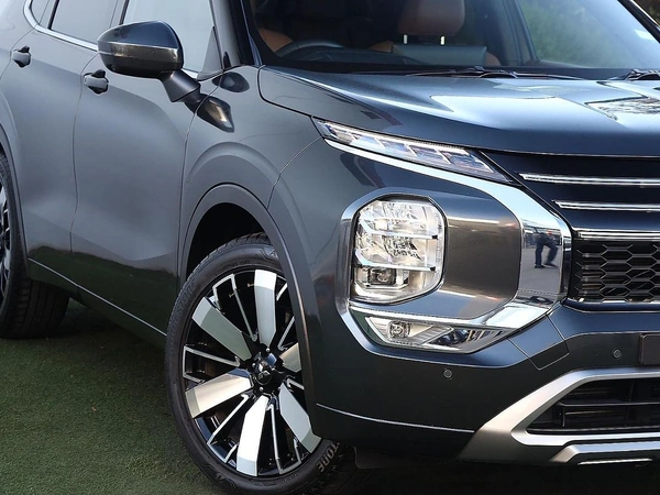 2025 Mitsubishi Outlander Exceed Tourer ZM 4WD Automatic