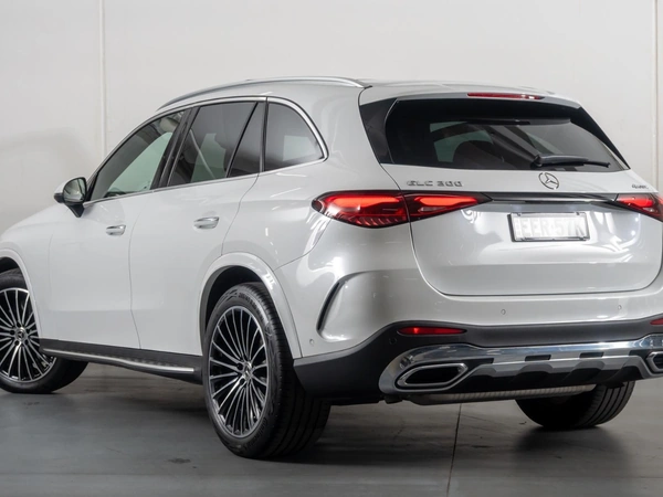 2023 Mercedes-Benz GLC300 Four Wheel Drive Sunroof Heated Seats