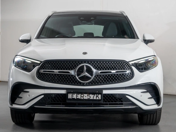 2023 Mercedes-Benz GLC300 Four Wheel Drive Sunroof Heated Seats
