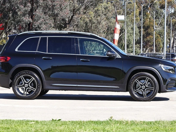 2025 Mercedes-Benz GLB250 Panoramic Sunroof Apple CarPlay 4WD