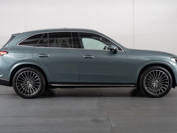 2026 Mercedes-Benz GLC300 4WD Panoramic Sunroof Heated Seats