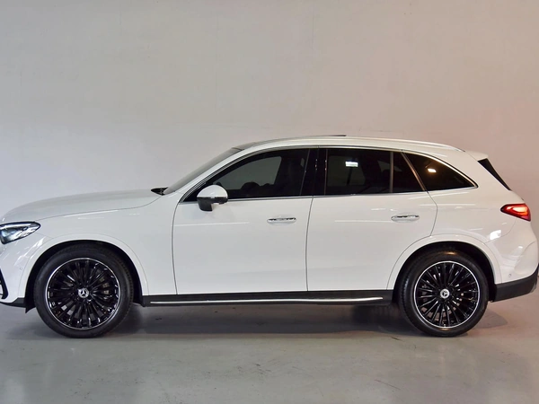 2023 Mercedes-Benz GLC300 AMG Styling Panoramic Sunroof