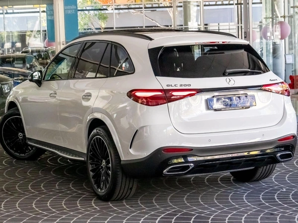 2026 Mercedes-Benz GLC200 AWD Sunroof Apple CarPlay
