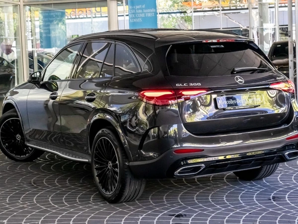 2026 Mercedes-Benz GLC300 AWD Sunroof Heated Seats