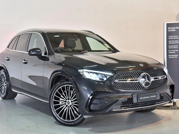 2026 Mercedes-Benz GLC300 AWD Panoramic Sunroof Heated Seats