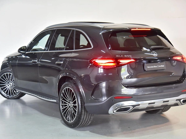 2026 Mercedes-Benz GLC300 AWD Panoramic Sunroof Heated Seats
