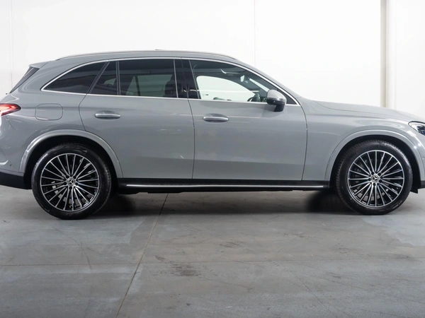 2026 Mercedes-Benz GLC300 AMG Styling Four Wheel Drive Sunroof