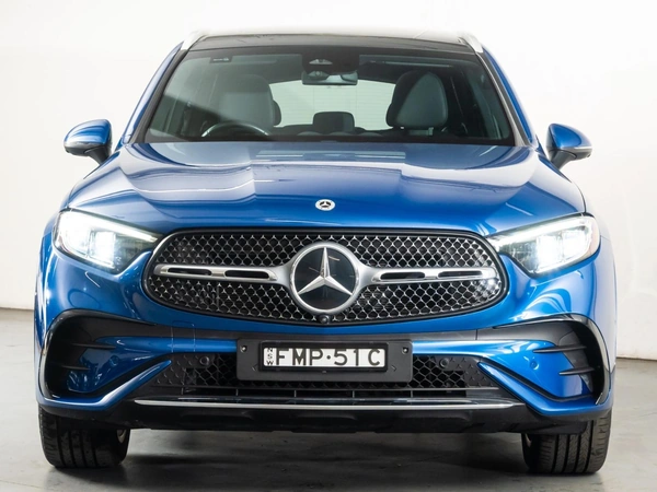 2024 Mercedes-Benz GLC300 AWD Panoramic Sunroof Heated Seats