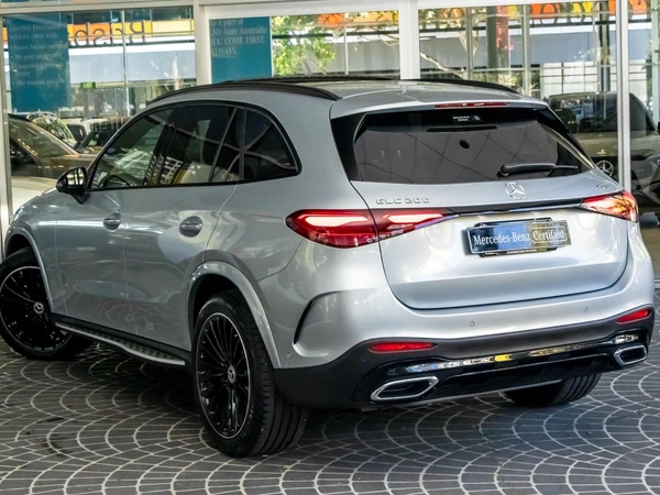 2025 Mercedes-Benz GLC200 Four Wheel Drive Sunroof Heated Seats