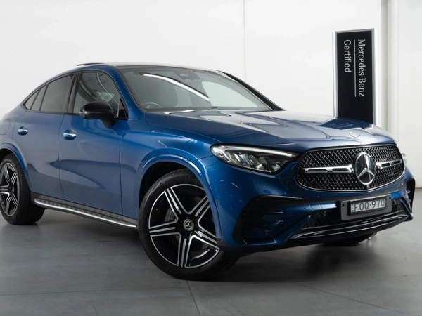 2025 Mercedes-Benz GLC300 AWD Panoramic Sunroof Heated Seats