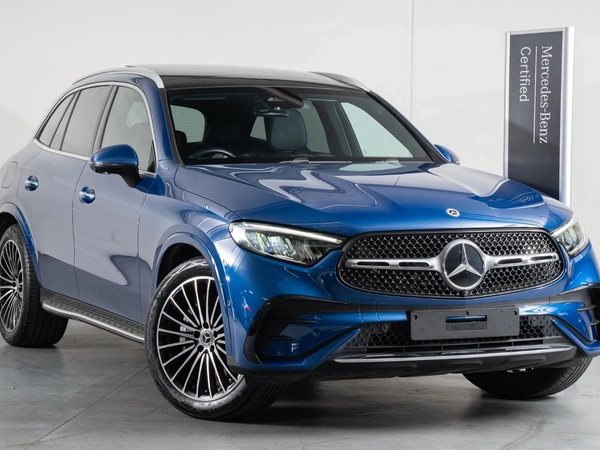 2025 Mercedes-Benz GLC300 AWD Panoramic Sunroof Heated Seats