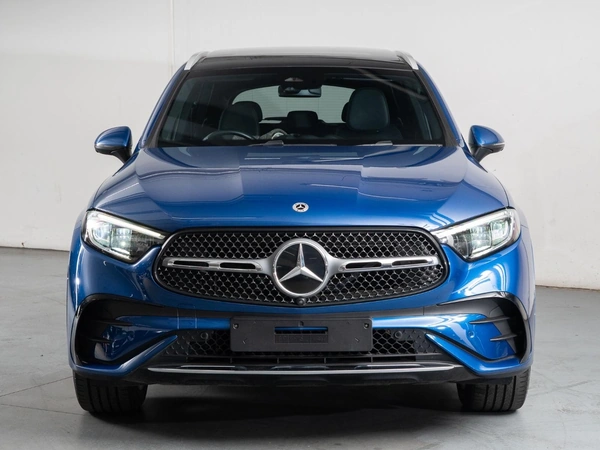 2025 Mercedes-Benz GLC300 AWD Panoramic Sunroof Heated Seats
