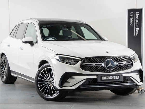 2024 Mercedes-Benz GLC300 AWD Panoramic Sunroof Heated Seats