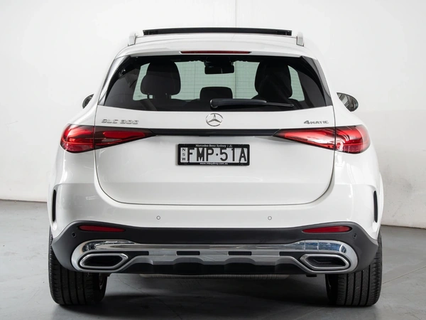 2024 Mercedes-Benz GLC300 AWD Panoramic Sunroof Heated Seats