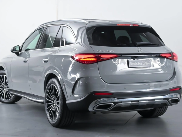 2025 Mercedes-Benz GLC300 AWD Panoramic Sunroof Heated Seats
