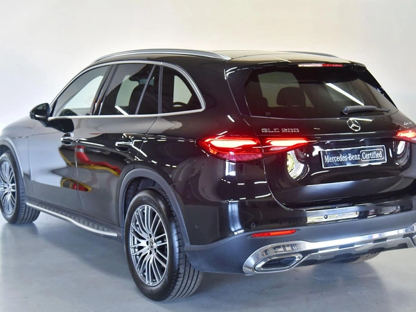 2025 Mercedes-Benz GLC200 Four Wheel Drive Panoramic Sunroof Heated Seats