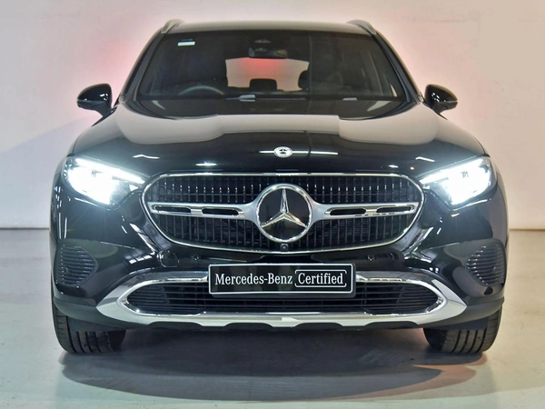 2025 Mercedes-Benz GLC200 AWD Panoramic Sunroof Heated Seats