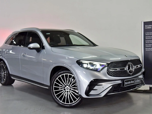 2025 Mercedes-Benz GLC300 AWD Panoramic Sunroof Heated Seats