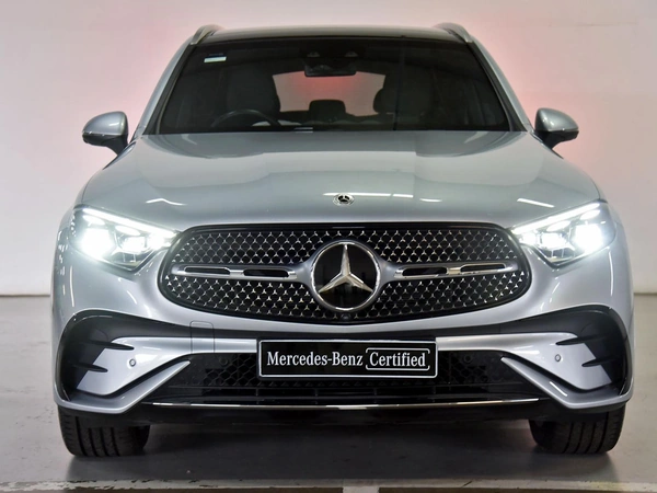 2025 Mercedes-Benz GLC300 AWD Panoramic Sunroof Heated Seats