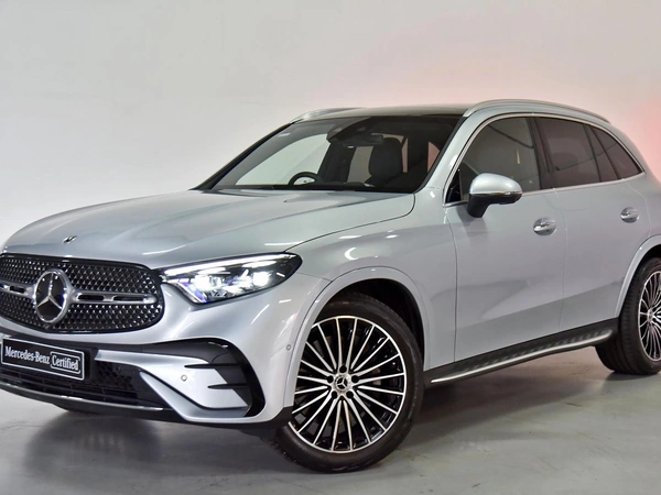 2025 Mercedes-Benz GLC300 AWD Panoramic Sunroof Heated Seats